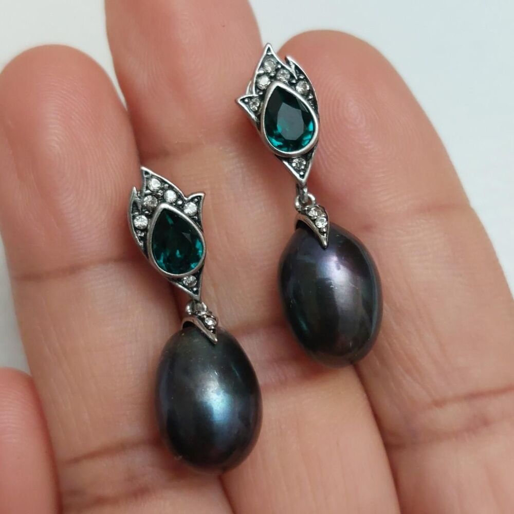 Unbranded Women's Silver and Black Jewellery